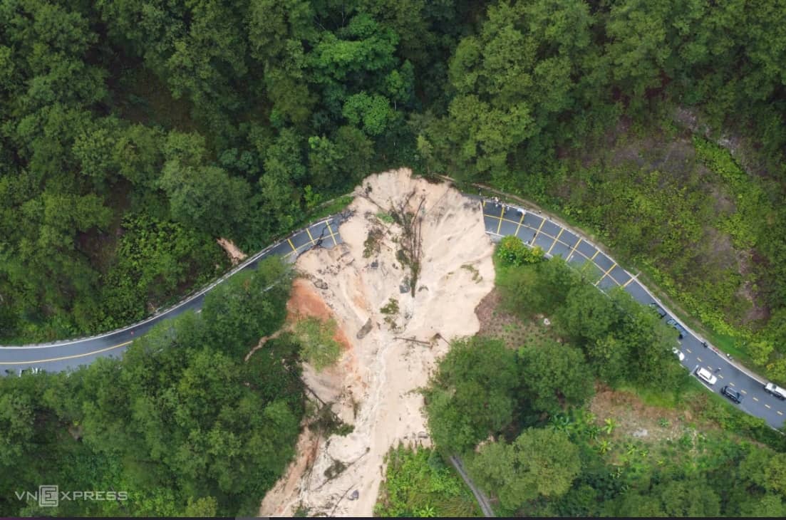 Hàng loạt cầu, đường hư hỏng sau lũ lịch sử