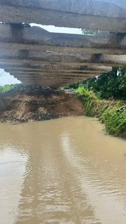 Hàng loạt cầu, đường hư hỏng sau lũ lịch sử