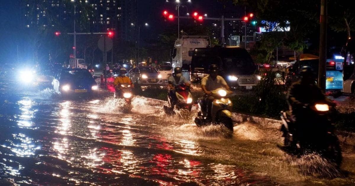 Khu 'nhà giàu' TP.HCM thường xuyên ngập, sao giá nhà vẫn tăng nóng?