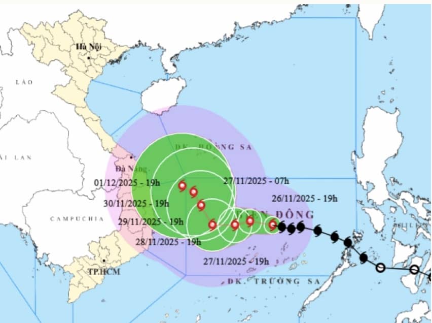 Bão Koto mạnh lên cấp 11