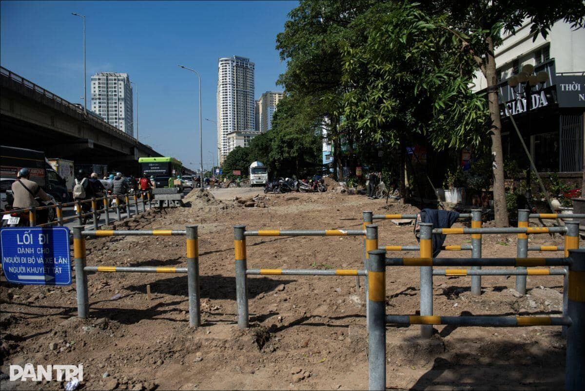 Hà Nội chỉnh trang vỉa hè: Nơi được thay "màu áo mới", nơi vẫn xuống cấp nhức nhối