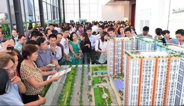 Kịch bản "ngược chiều" của DXS và CRE