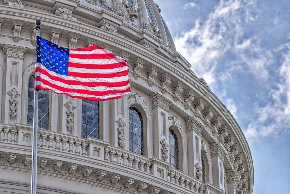 Thu ngân sách cao nhất lịch sử, Mỹ vẫn thủng 284 tỷ USD