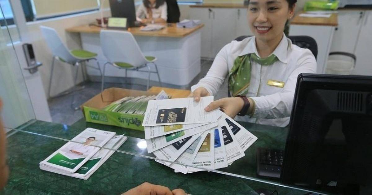 Ngân hàng tiết giảm chi phí và giữ ổn định lãi suất trên cơ sở nào?