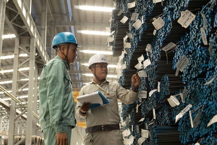 Ai đang “bòn rút” thị phần thép xây dựng của Hòa Phát?