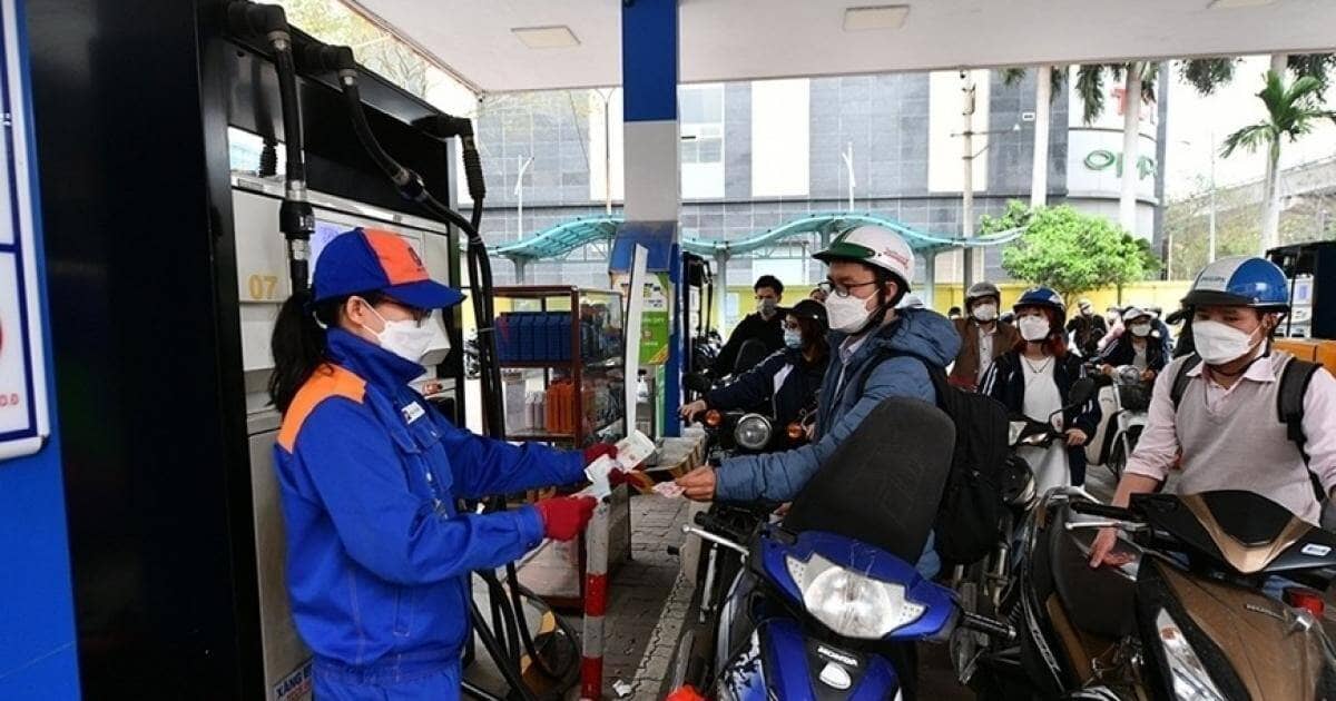 Giá xăng dầu hôm nay 28/11/2025: Giá xăng về 20.000 đồng/lít