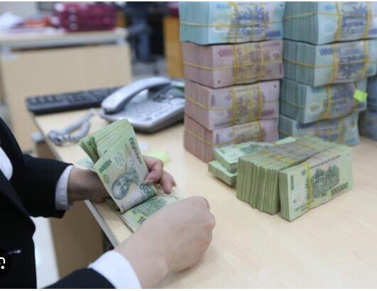 Thoái vốn rầm rộ: Sàn chứng khoán “nóng” trở lại