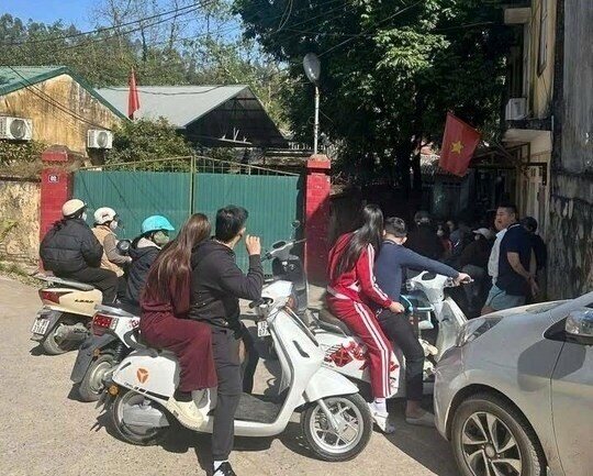 Lạng Sơn: Công an xuất hiện tại trụ sở cũ của Đội Quản lý thị trường số 4