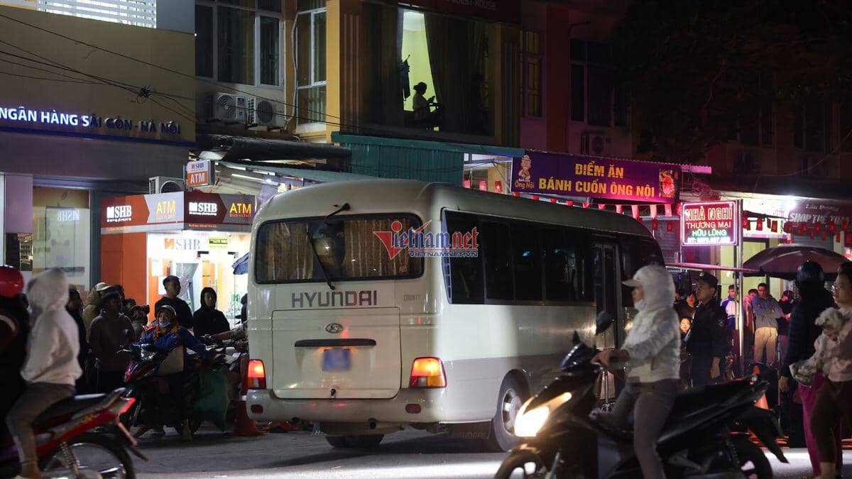 Lạng Sơn nóng rực trong đêm: Cảnh sát dựng rào chắn, phong tỏa Trạm QLTT số 4 – chuyện gì đang xảy ra?