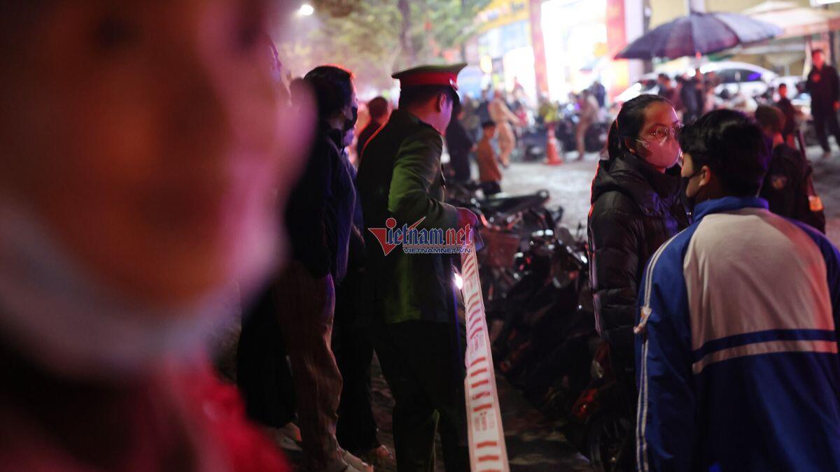 Lạng Sơn nóng rực trong đêm: Cảnh sát dựng rào chắn, phong tỏa Trạm QLTT số 4 – chuyện gì đang xảy ra?