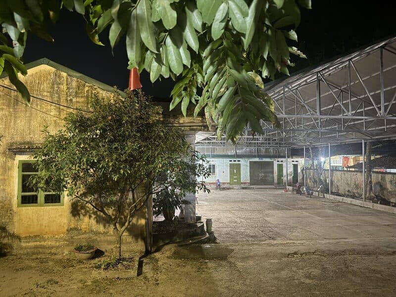 Lạng Sơn: Công an xuất hiện tại trụ sở cũ của Đội Quản lý thị trường số 4