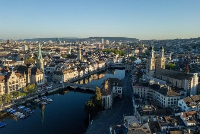 Người Thụy Sĩ phản đối áp thuế 50% với giới siêu giàu