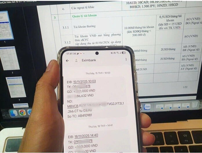 Lại tranh cãi ngân hàng thu phí quản lý tài khoản