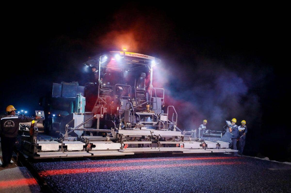 Gấp rút thi công dự án Đồng Đăng - Trà Lĩnh chuẩn bị thông tuyến 19/12