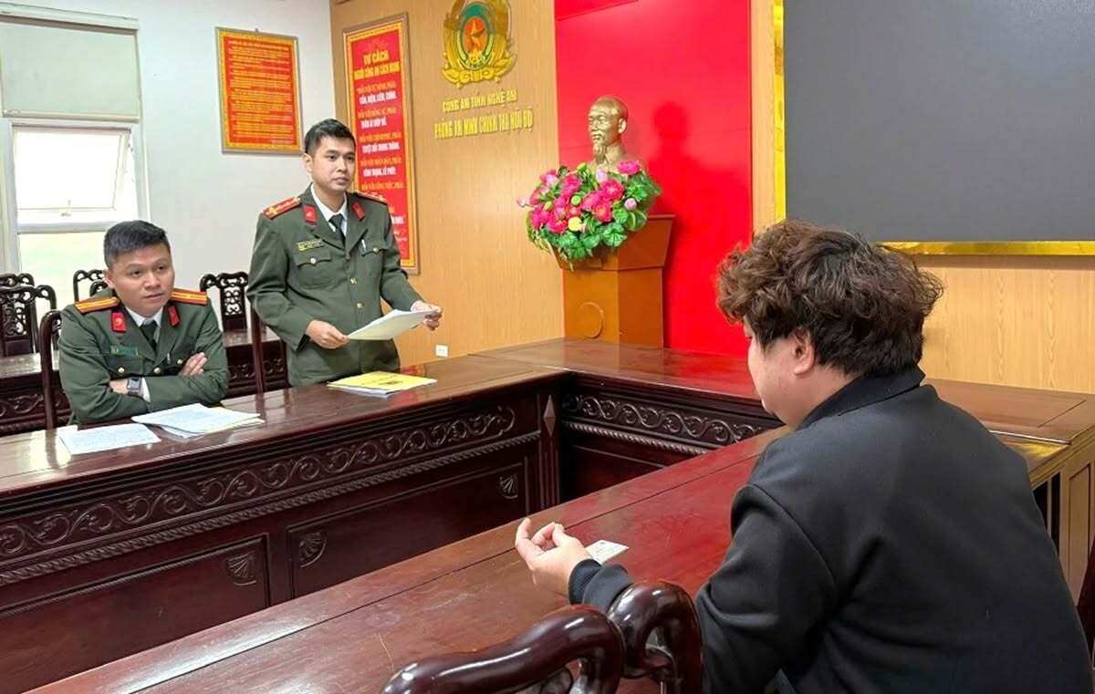 Bức xúc vì bị gọi đòi nợ, nam thanh niên “trả đũa” bằng cách chuyển cuộc gọi đến Bộ Công an