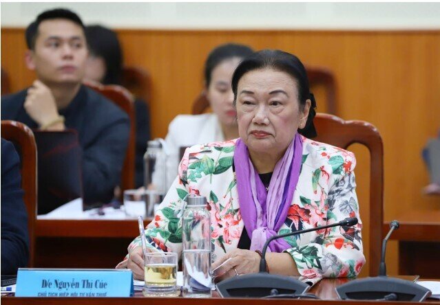 Bắt buộc xuất trình CCCD khi mua hàng dân cư: Chuyên gia Thuế cảnh báo rủi ro