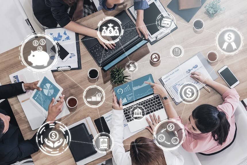 Dòng tiền cuối năm tìm nhóm ngành tăng trưởng