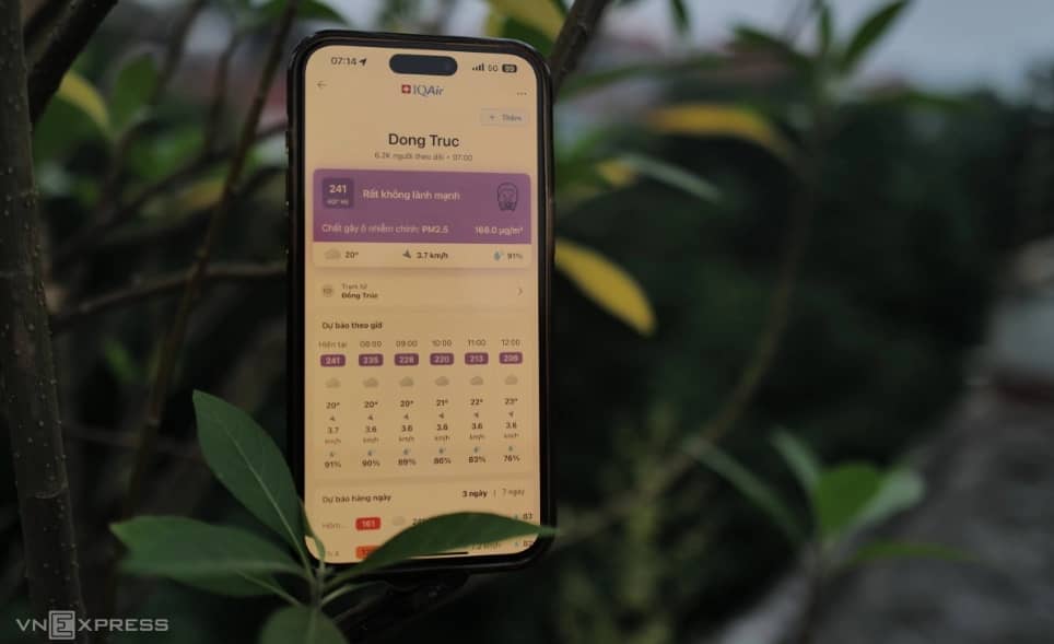 Hà Nội ô nhiễm không khí từ sáng đến đêm