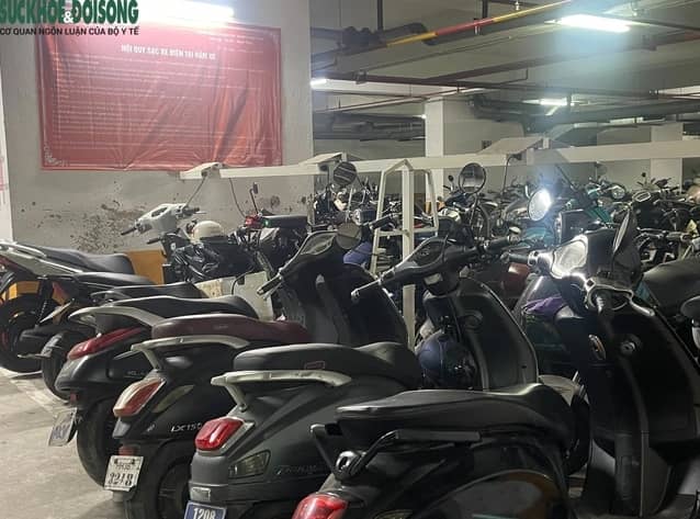 Hà Nội: Chung cư 'vạn dân' thông báo ngừng nhận trông xe điện dưới tầng hầm