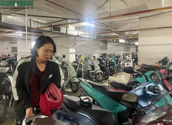 Hà Nội: Chung cư 'vạn dân' thông báo ngừng nhận trông xe điện dưới tầng hầm