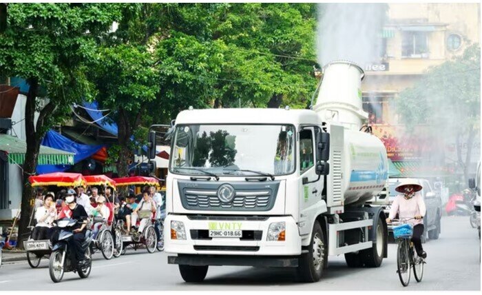 Hà Nội thí điểm công nghệ phun sương giảm bụi, kiểm soát ô nhiễm không khí