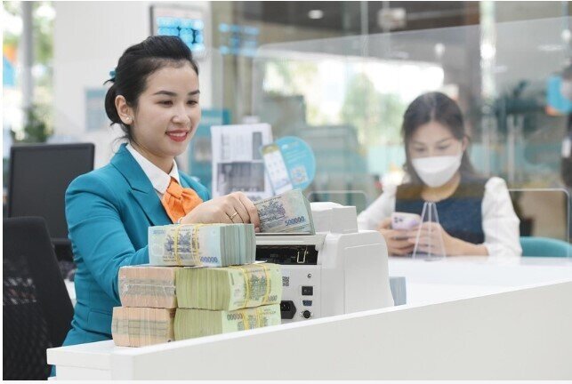 Thanh khoản căng thẳng: Ngân hàng Việt “bù hụt” 1,6 triệu tỷ, LDR lập kỷ lục