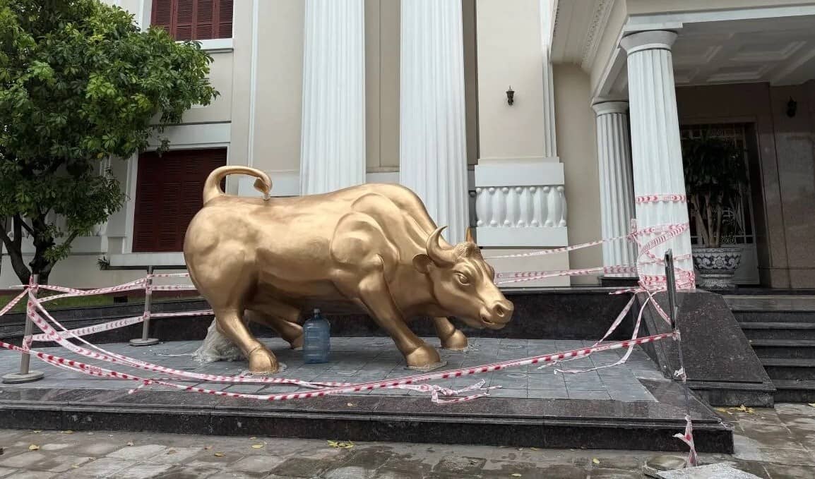 HOSE thay đổi biểu tượng sang "bò tấn công", mang hàm ý gì?