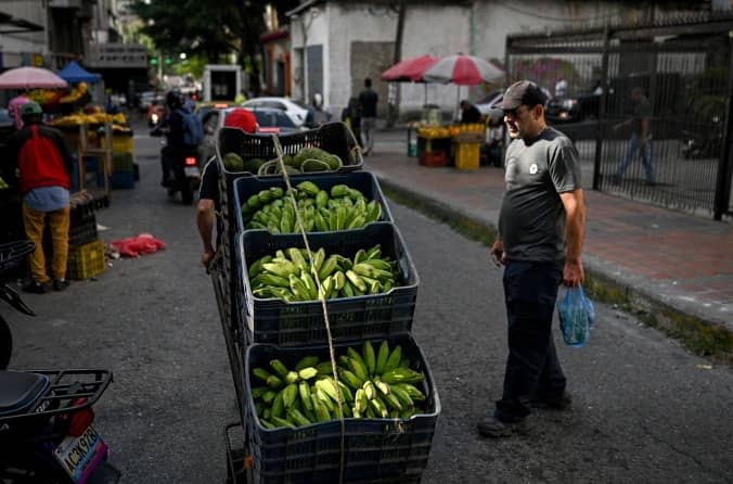 Người Venezuela sợ lạm phát hơn nguy cơ Mỹ tấn công