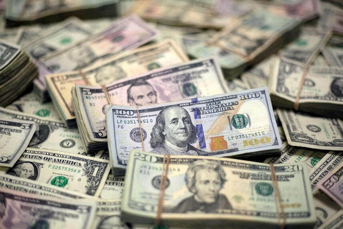 Fed âm thầm bơm gần 130 tỷ USD vào hệ thống - dấu hiệu của một cơn bão thanh khoản sắp ập đến?