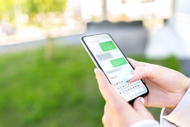 Tin nhắn không còn là bí mật? Google cho phép doanh nghiệp giám sát toàn bộ SMS, MMS, RCS