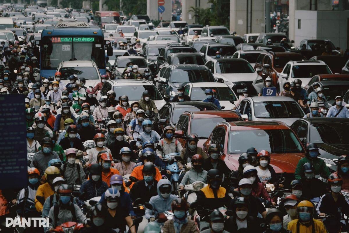 Hai việc Hà Nội cần làm khi thời điểm cấm xe xăng vào Vành đai 1 cận kề