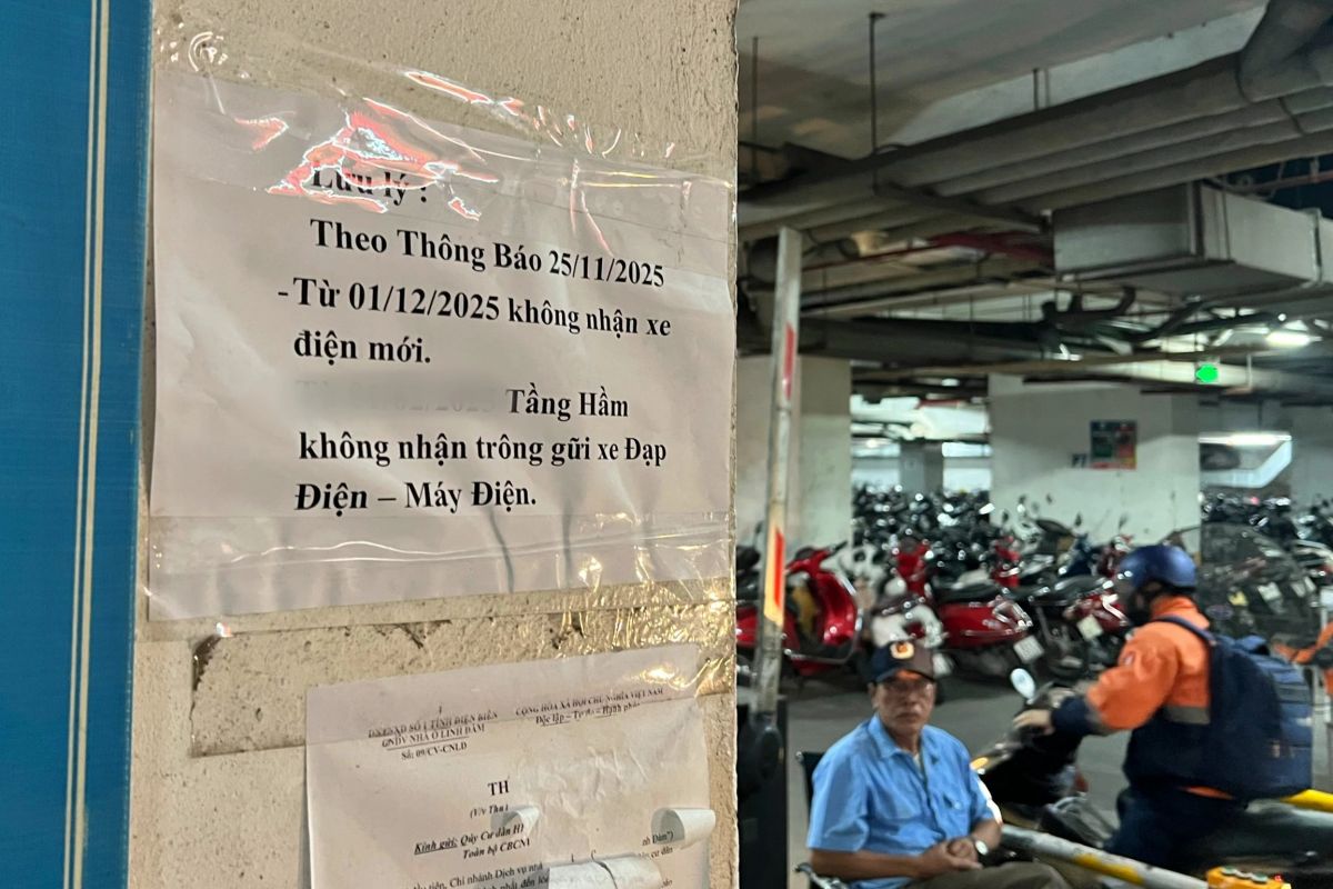 Bất tuân 'lệnh' phường, chung cư HH Linh Đàm vẫn dừng trông xe điện