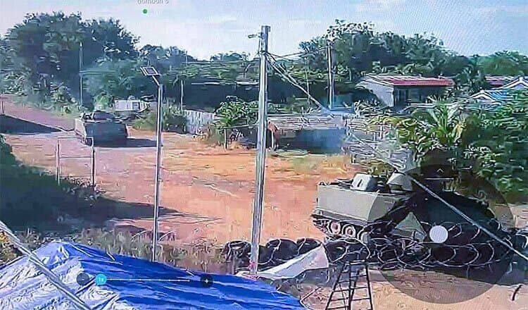 Xe tăng Thái Lan tiến vào lãnh thổ Campuchia