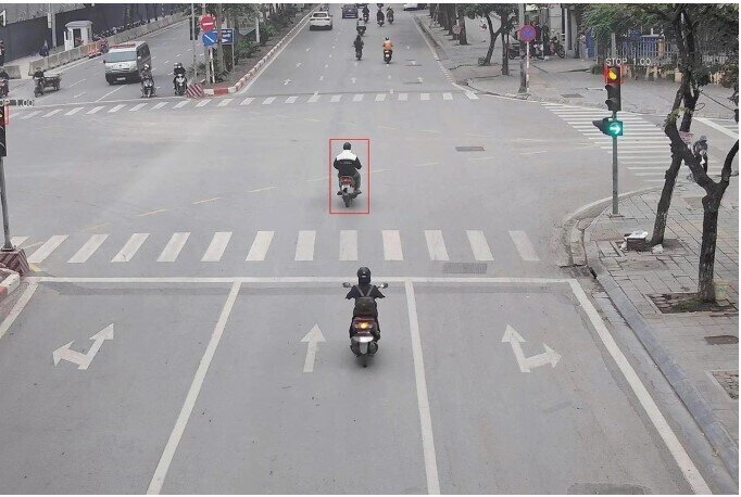 Hà Nội thí điểm camera AI: 703 xe vượt đèn đỏ chỉ trong 24 giờ