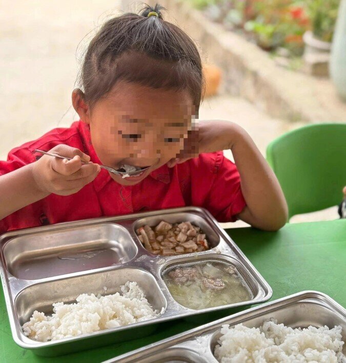 Nuôi em 3 tháng trời chỉ để nhận ra… học sinh không hề ăn bán trú