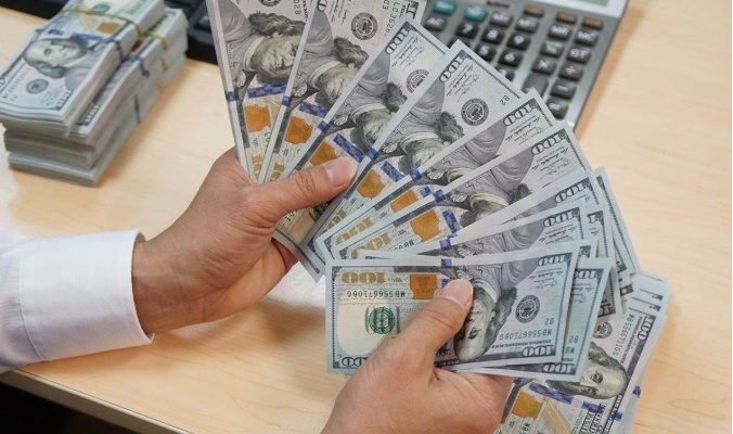 Giá USD tự do lao dốc mạnh