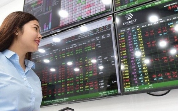 Nhà đầu tư sắp đón hàng tỉ cổ phiếu 'tân binh' lên sàn HoSE