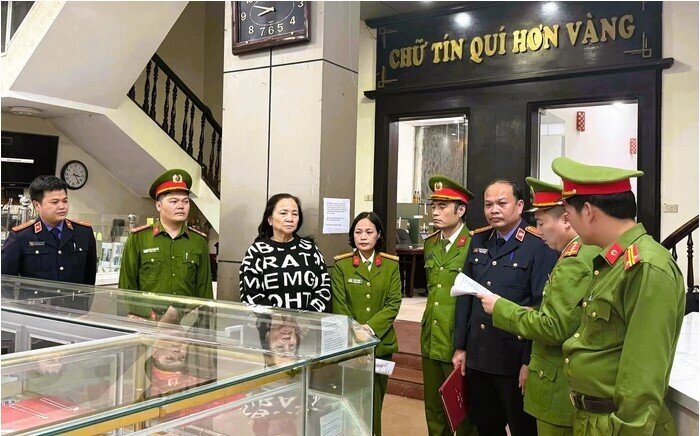 Hé lộ chiêu trò trốn thuế của tiệm vàng nổi tiếng Thanh Hóa