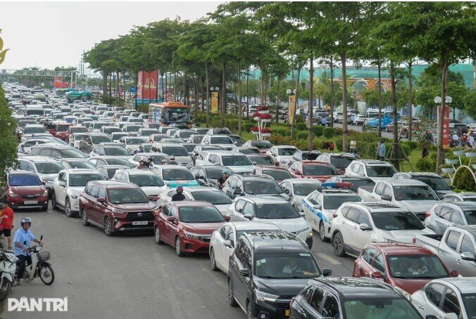 Hà Nội hỗ trợ tới 100% cho hộ nghèo đổi xe xăng sang xe điện