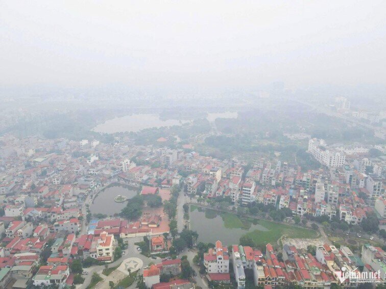 Độc lạ Bắc Ninh: Sương mù dày đặc, ô tô phải bật đèn giữa trưa