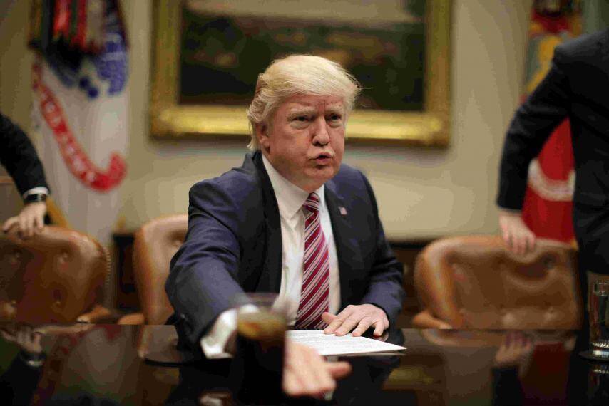 Sốc tại Nhà Trắng: Tổng thống Trump chê Fed “hạ lãi suất như muỗi đốt inox”, đòi giảm mạnh 0,5%