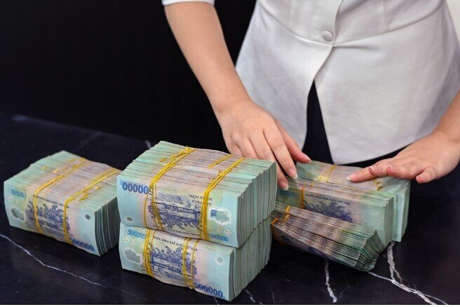 Lãi suất tiết kiệm ngắn hạn ‘hút’ khách