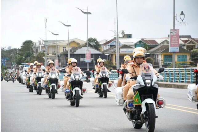 CSGT toàn quốc sẽ đồng loạt kiểm tra nồng độ cồn từ 10 giờ sáng Mùng 1 Tết Nguyên đán Bính Ngọ