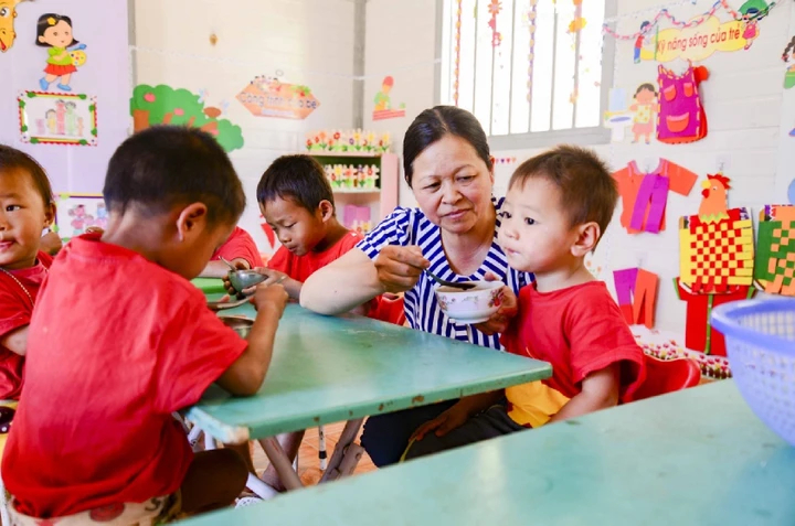 Miễn học phí nhưng phụ huynh vẫn phải 'gồng mình' vì chi phí tăng