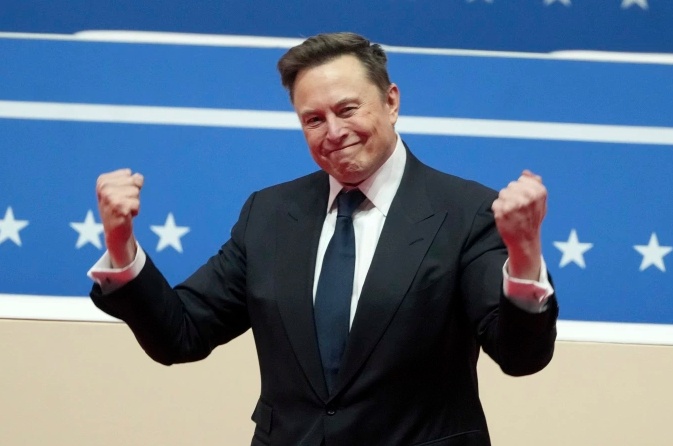 Elon Musk là người đầu tiên trên thế giới có 600 tỷ USD