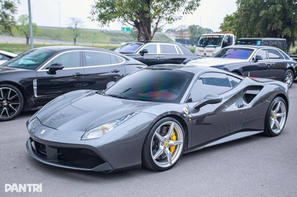 Ô tô hạng sang đội lốt quà biếu tặng: Hàng loạt kẽ hở khiến cơ quan chức năng ‘bó tay’