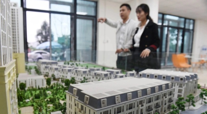 Môi giới BĐS ‘biến chất’: Người mua nhà đối mặt rủi ro, cơ quan chức năng cảnh báo nghiêm khắc