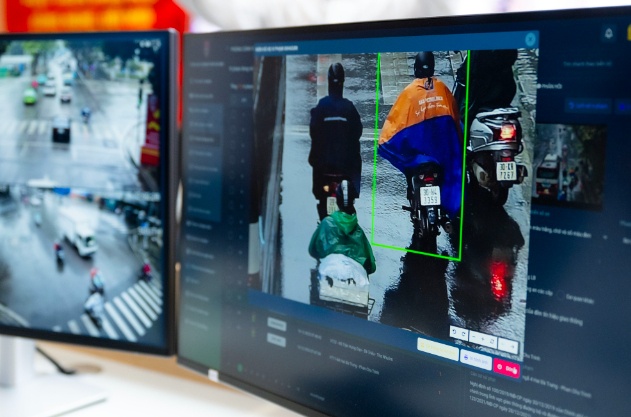 Cú zoom ‘thần sầu’ của camera AI ở Hà Nội: Bắt trọn từng chiếc xe giữa biển người giờ cao điểm