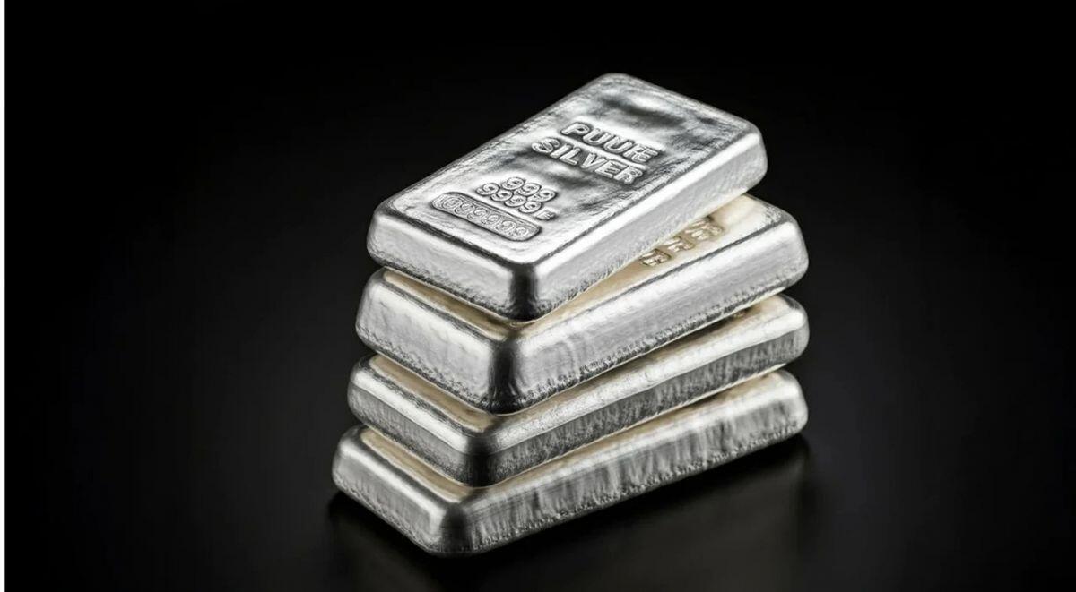 Bạc lập đỉnh lịch sử, vàng leo thang: Giới giàu toàn cầu đang quay lưng với tiền giấy?