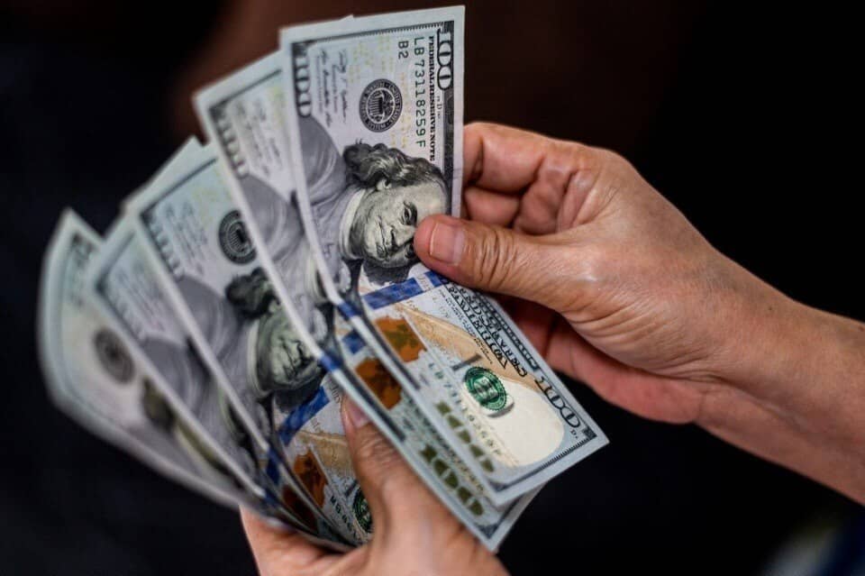 USD hạ nhiệt, rủi ro chưa tan